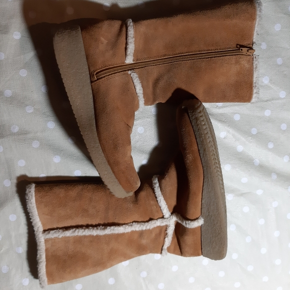 Host pick EUC Leather suede winter boots -platform - faux fur - Picture 4 of 5